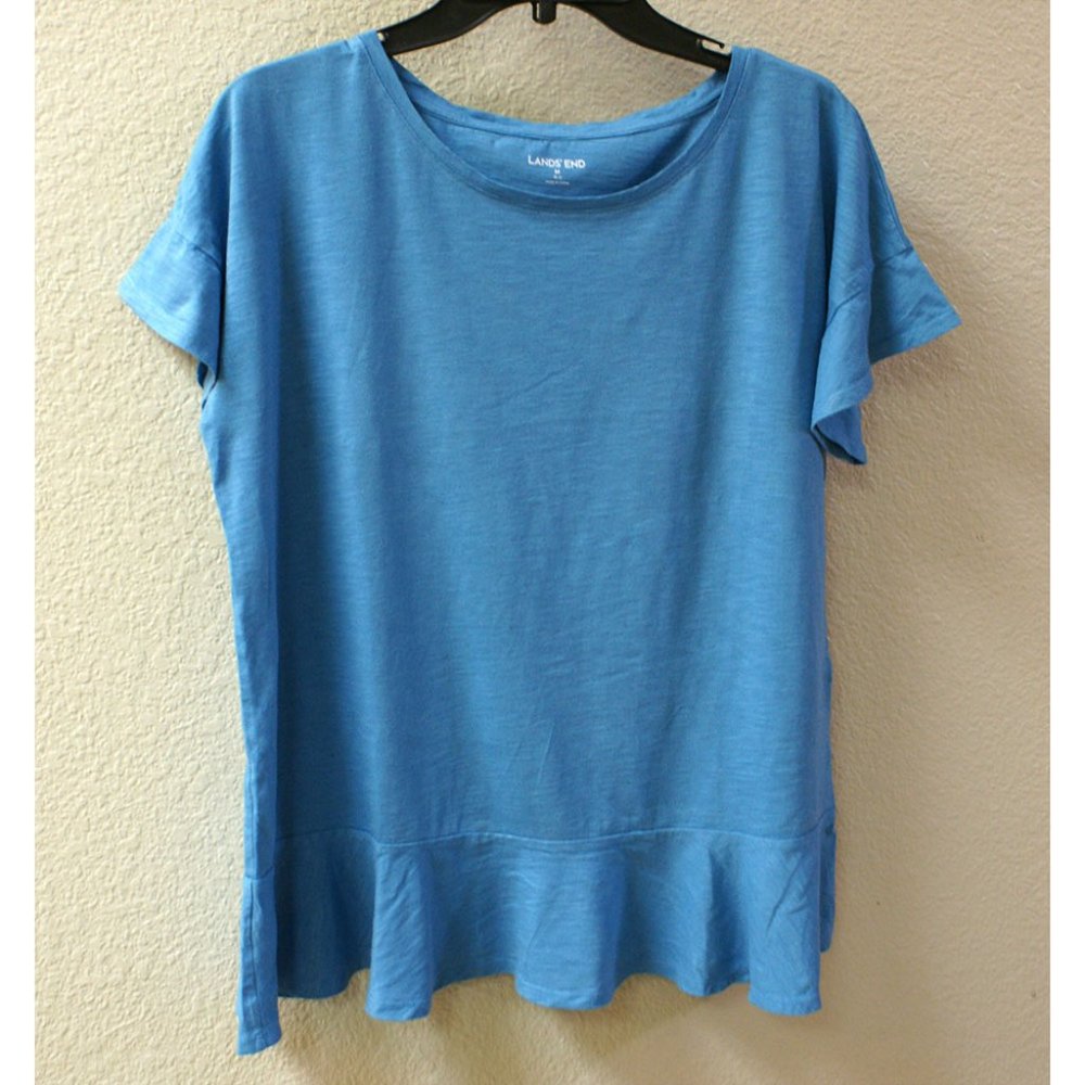 3 for $20! ✨ Lands End Ruffle Top